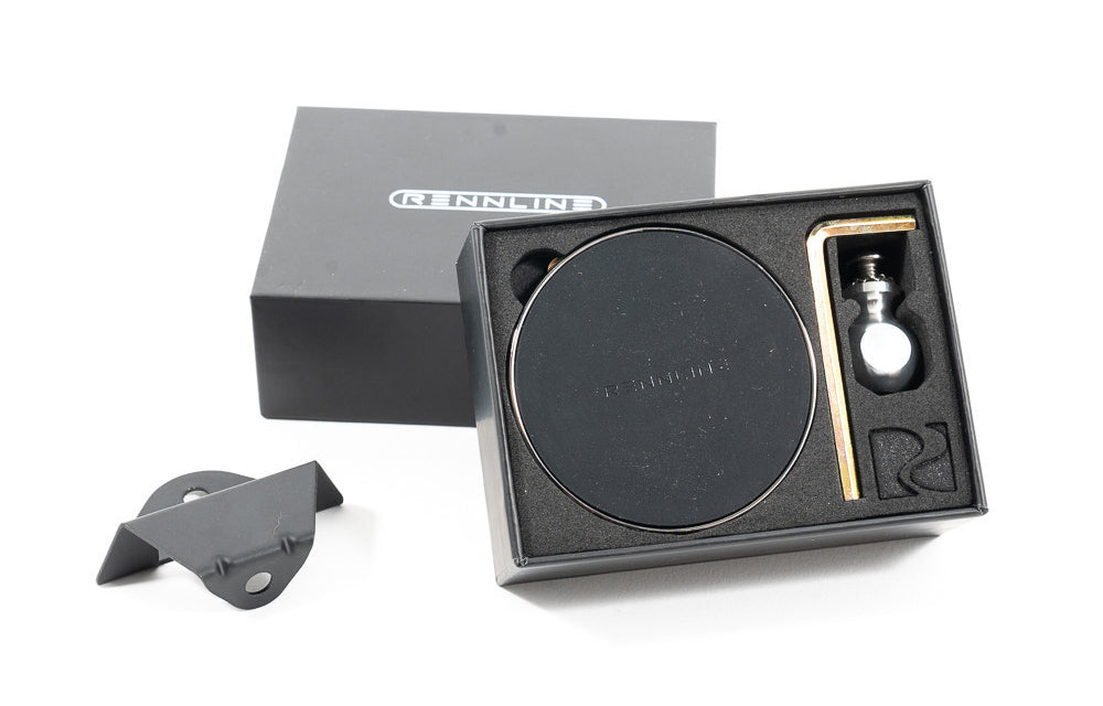 Rennline ExactFit magnetic phone mount for Porsche 996.