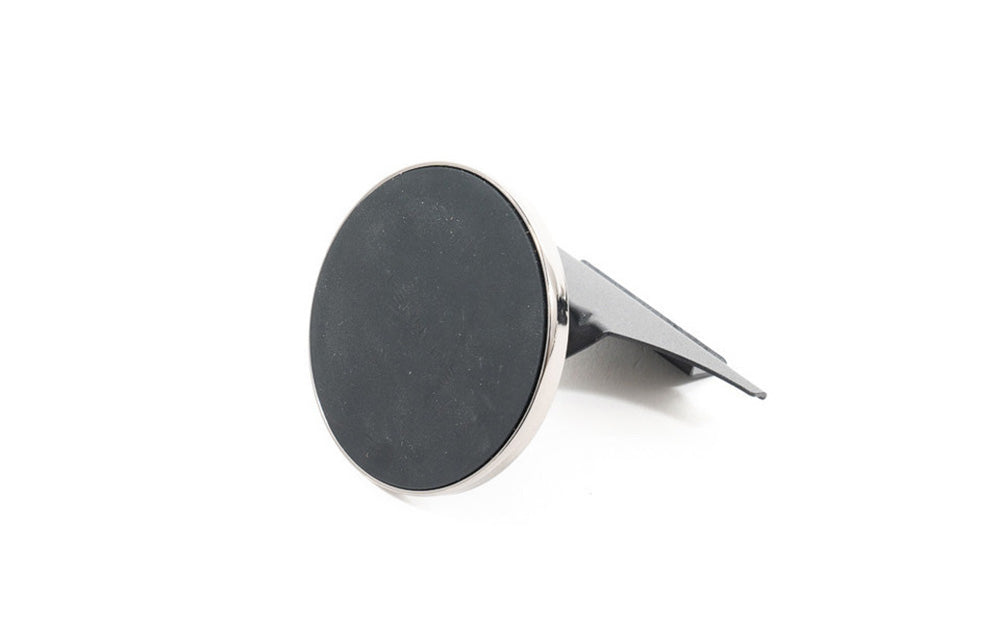 Rennline magnetic phone mount for Porsche Macan.